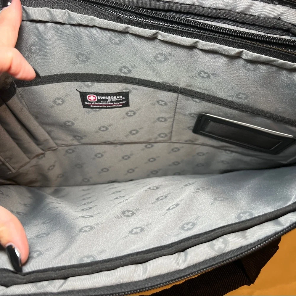 SwissGear Black and‎ Red Laptop Bag